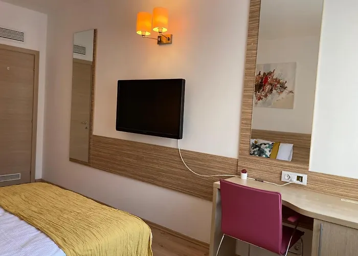 Laroka House Rin Grand Modern Apartment *